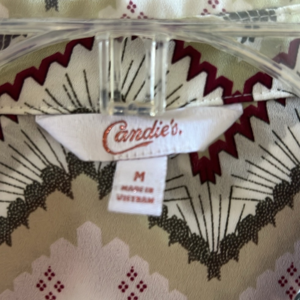 Candie's Geometric Patterned Blouse - Picture 2 of 4